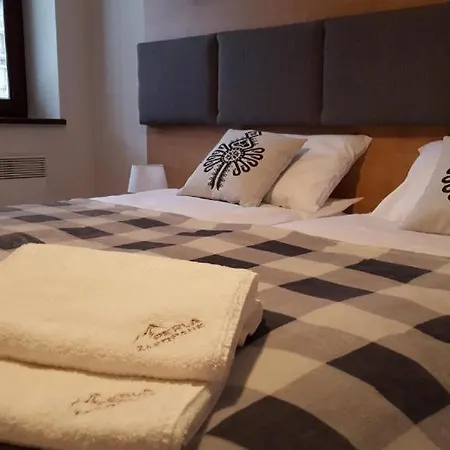 Apartament Hayos Free Sauna & Jacuzzi Apartment